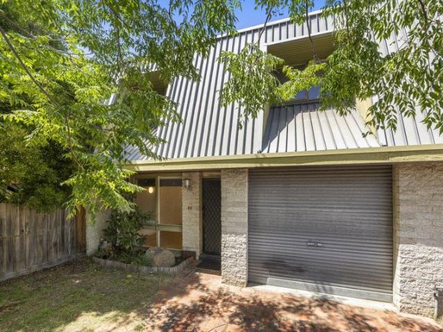 Townhouse for rent in Carnegie, Melbourne