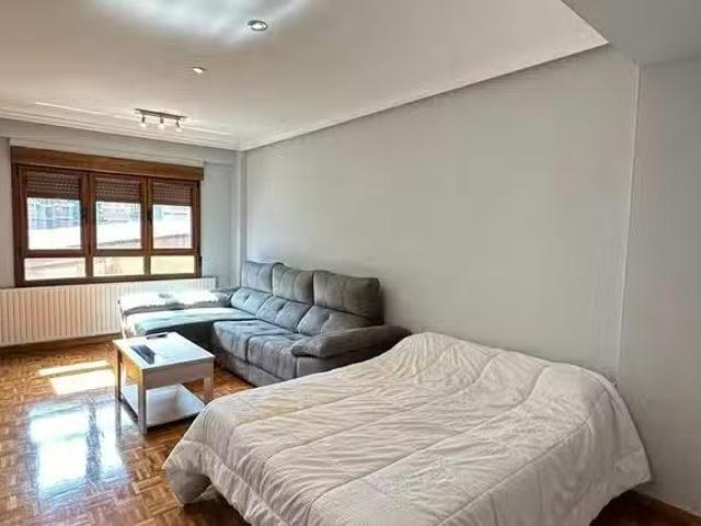 Casa en alquiler en Fozaneldi, Oviedo