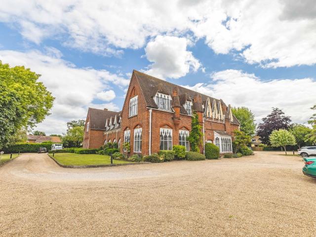 House for rent in Clewer Village, Windsor