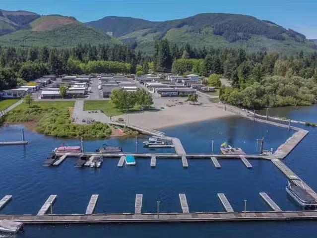 House for sale in Honeymoon Bay, British Columbia