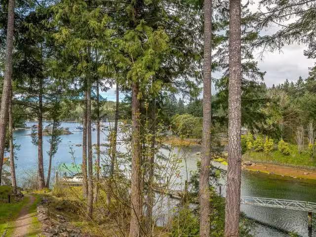 House for sale in Madeira Park, British Columbia