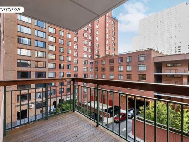 Condo for sale in Arverne, New York