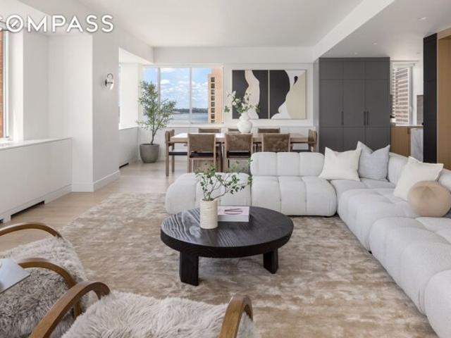 Condo for sale in Arverne, New York