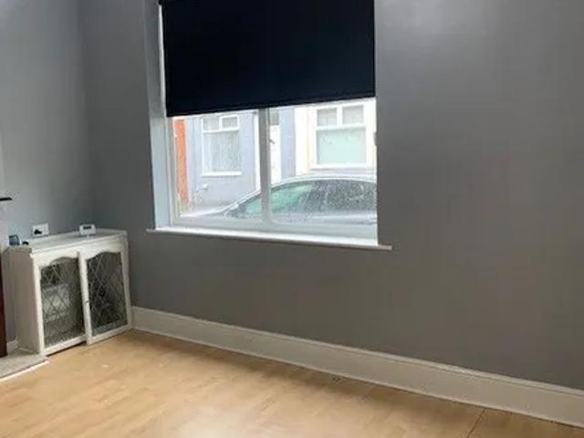 House for rent in Cabbage Hall, Calderstones