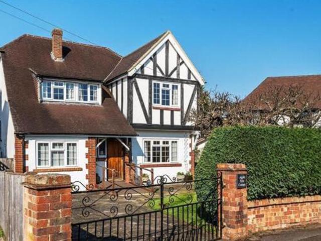 House for sale in Pachesham Park, Surrey