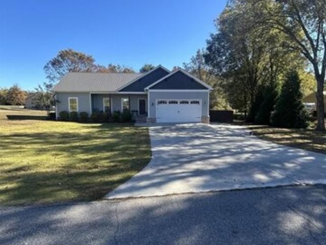 House for sale in Guntersville, Alabama
