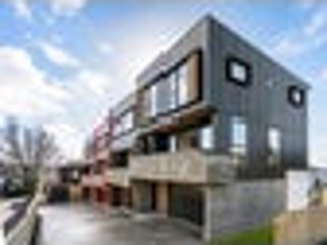 Townhouse for rent in Whangaparaoa, Oroua County
