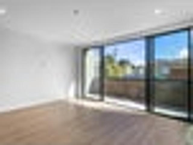 Townhouse for rent in Whangaparaoa, Oroua County