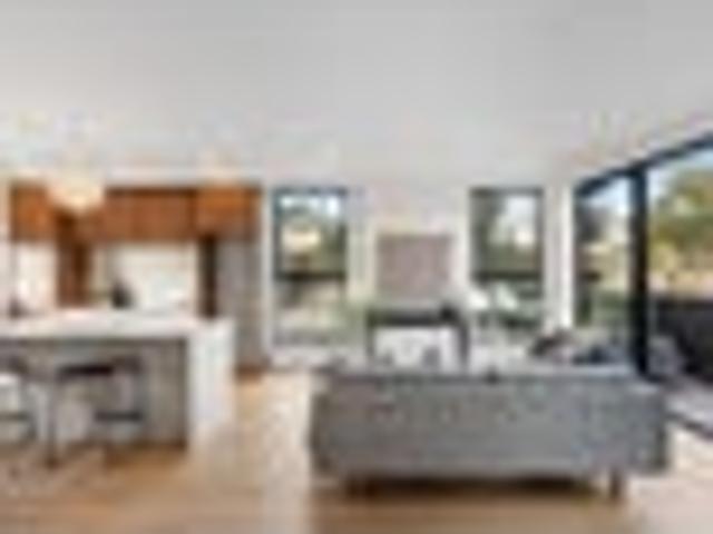 Townhouse for rent in Whangaparaoa, Oroua County