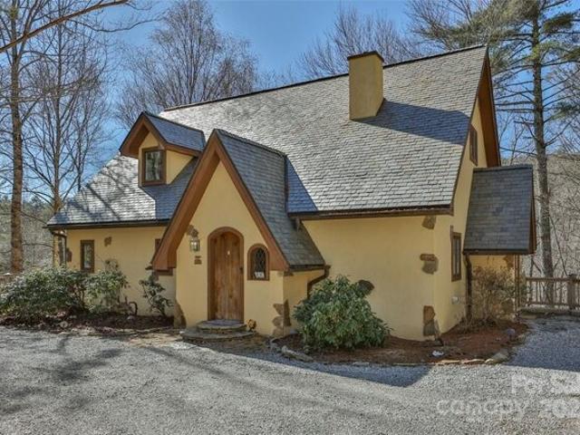 House for sale in Sapphire