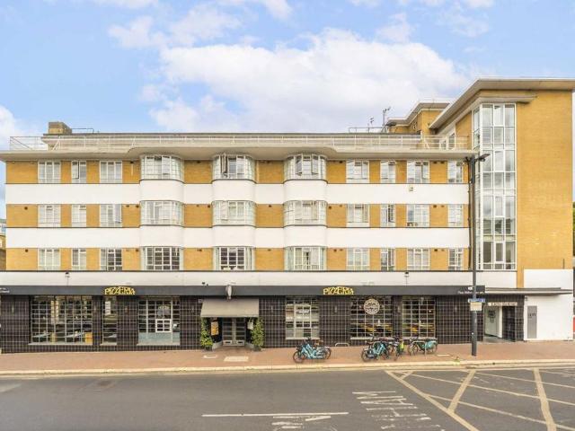 Apartment for rent in St Margarets, Greater London