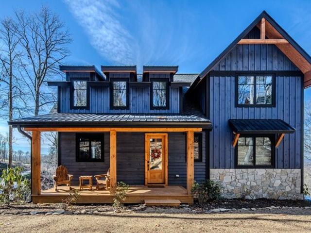 House for sale in Elk Park