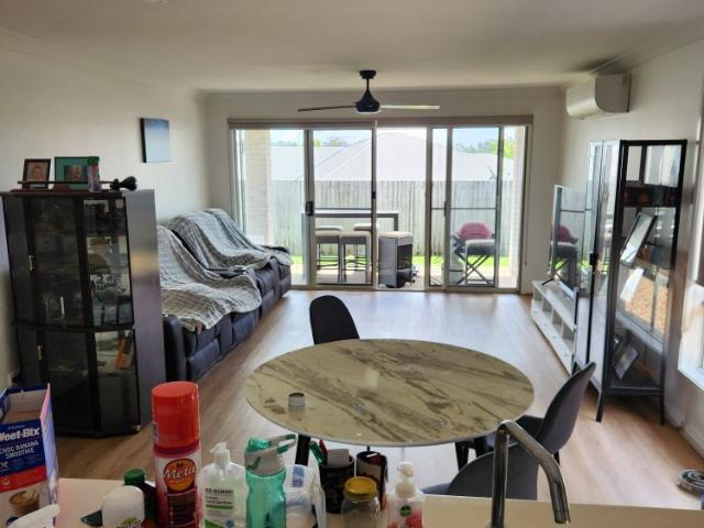 Room for rent in Sanctuary Estate, Greater Brisbane