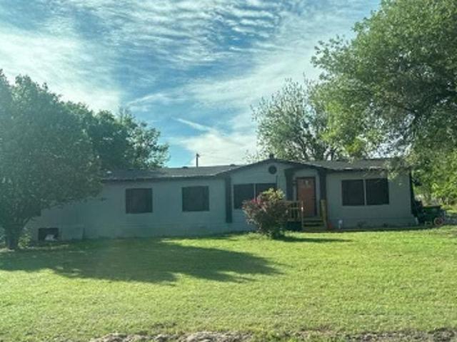 House for sale in Ellis, Texas