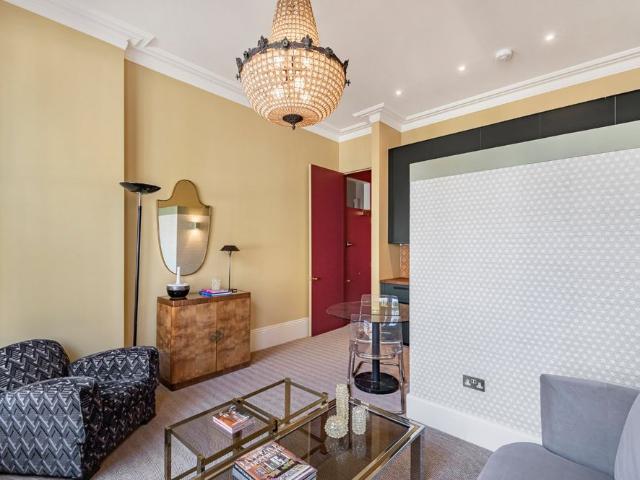 Apartment for rent in Brompton, Greater London
