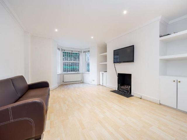 House for rent in Brompton, Greater London