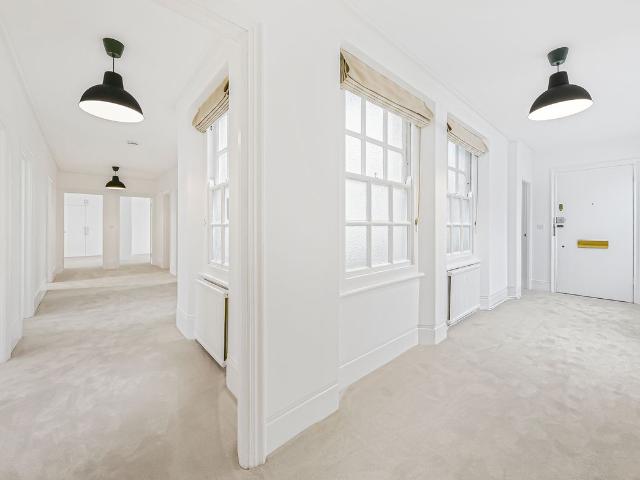 Apartment for rent in Earl's Court, Greater London