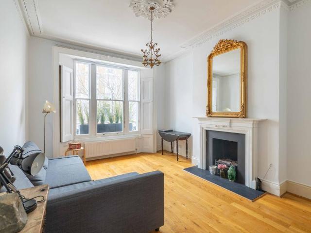 Apartment for rent in Brompton, Greater London