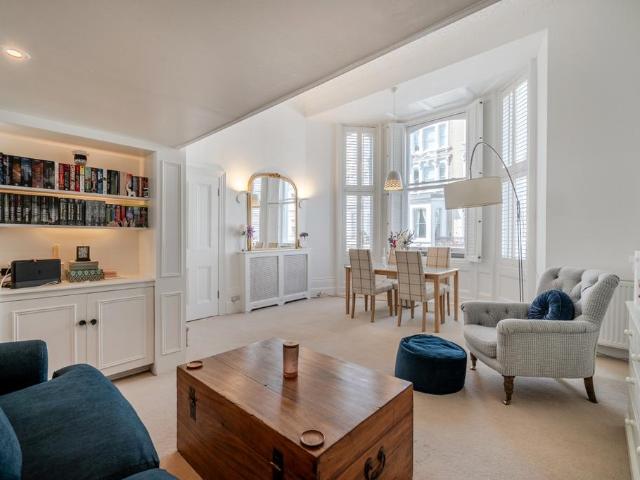 Apartment for rent in Earl's Court, Greater London