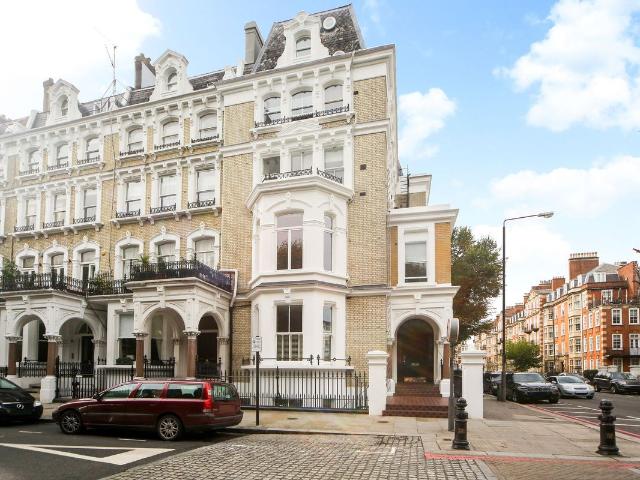Apartment for rent in Earl's Court, Greater London