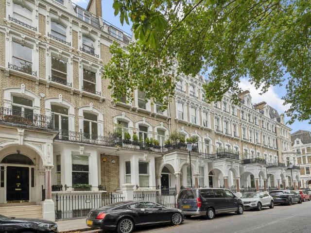 Apartment for rent in South Kensington, Greater London