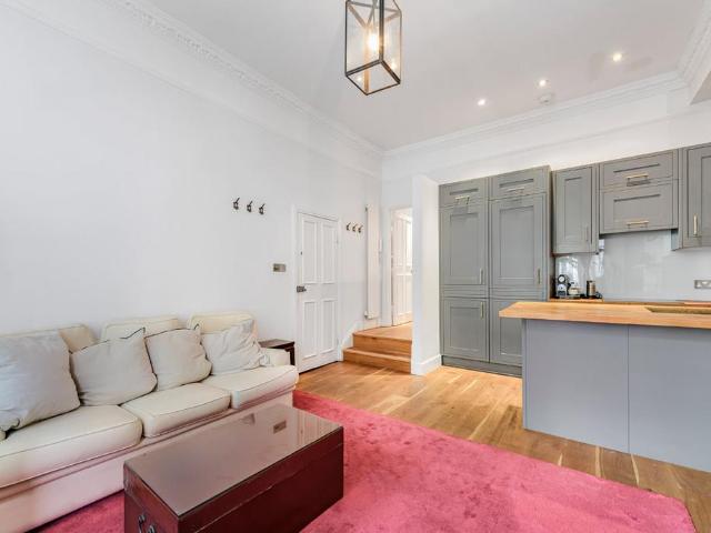 House for rent in Earl's Court, Greater London