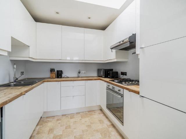 Apartment for rent in Earl's Court, Greater London
