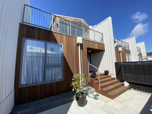 Apartment for rent in Chaslands, Canterbury