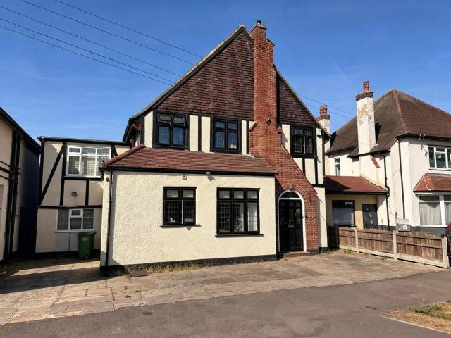 House for rent in Ardleigh Green, Greater London