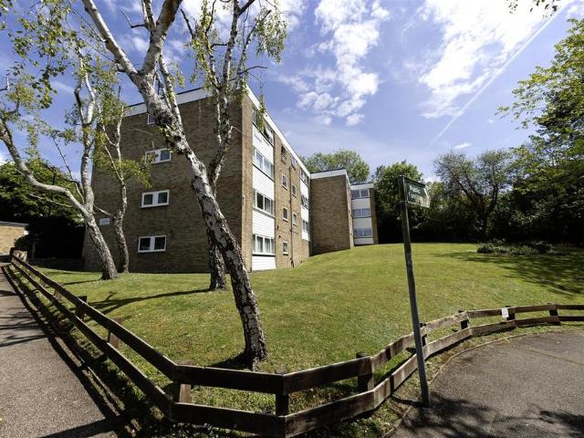 Apartment for rent in London Borough of Croydon, Sanderstead