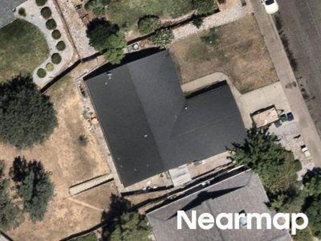House for sale in Redding
