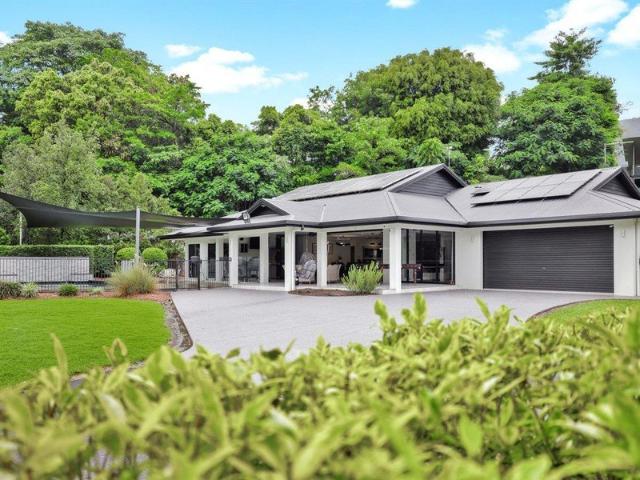 Cottage for sale in Redlynch, Queensland