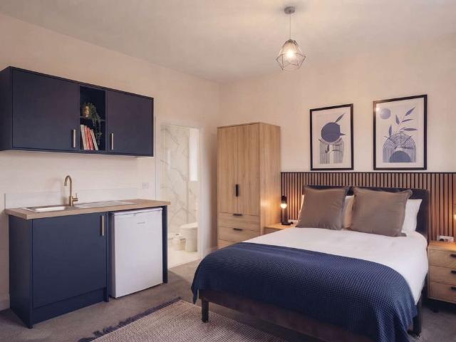 Room for rent in New England, Peterborough