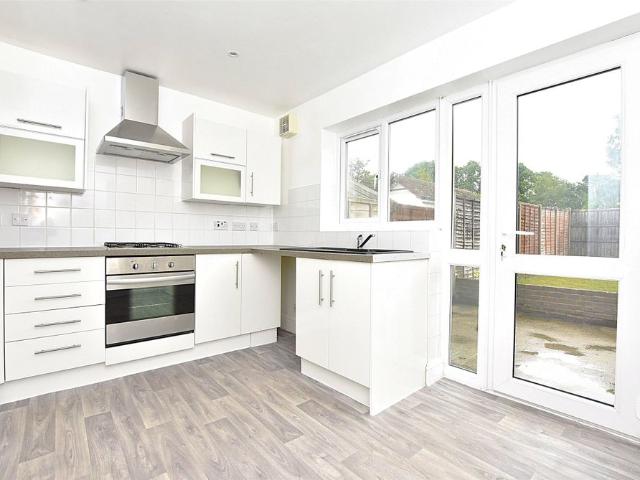 House for rent in Burstow, Hillview