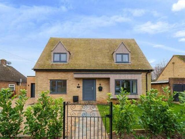House for sale in Fossebridge, Gloucestershire