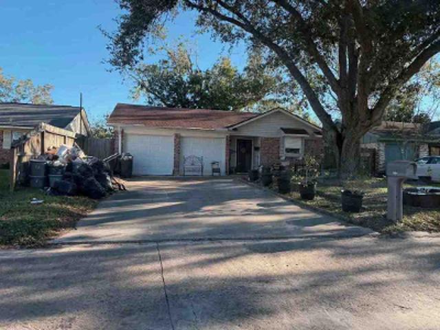 House for sale in Bacliff, Texas
