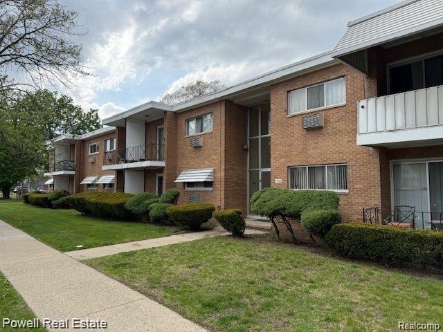 Condo for sale in Detroit