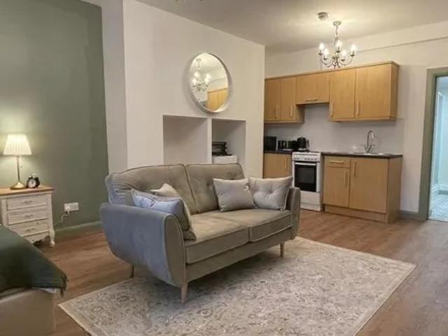 House for rent in Elm Park, Calderstones
