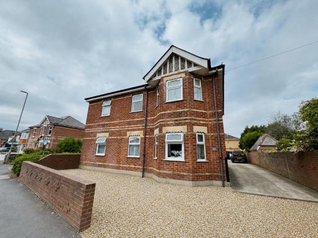 Apartment for rent in Talbot Village, Bournemouth