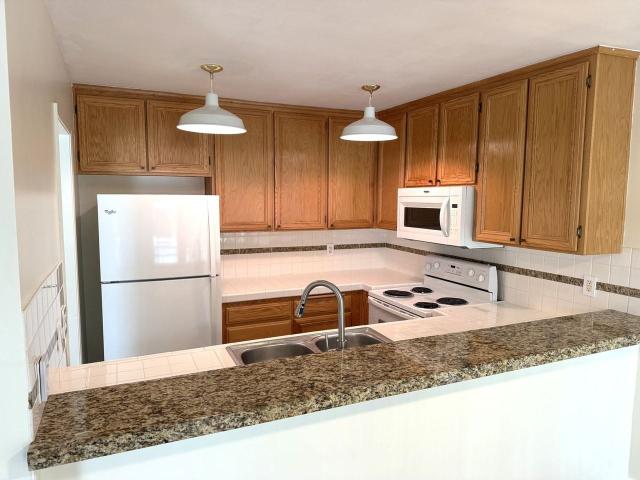 Apartment for rent in Canoga Park, California