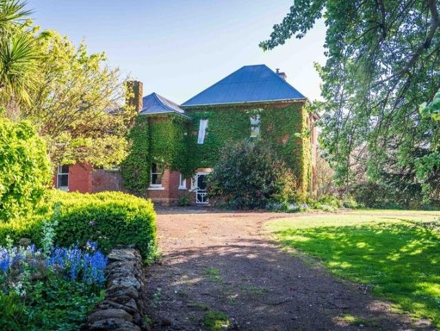 Acreage for sale in New Norfolk, Tasmania