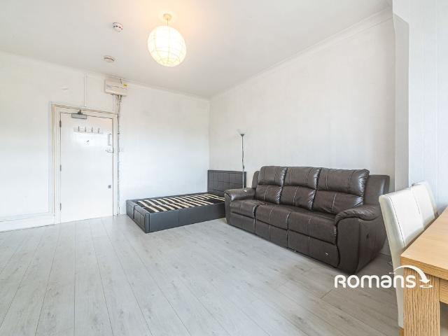 Studio for rent in Whitley, Reading