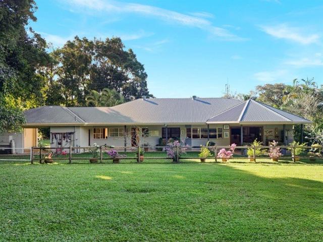 Cottage for sale in Redlynch, Queensland