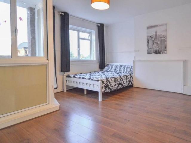 Apartment for rent in Stepney, Greater London
