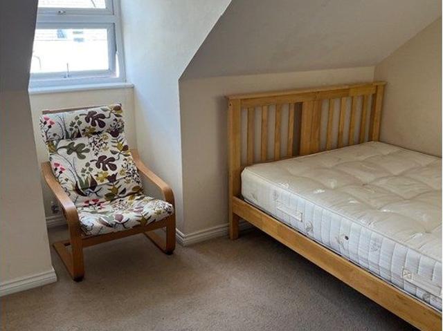 Room for rent in Oakley, Golden Valley