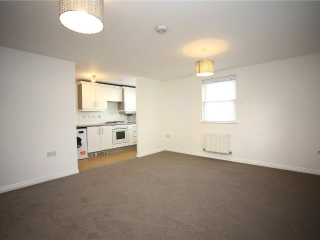 Apartment for rent in Oakley, Golden Valley