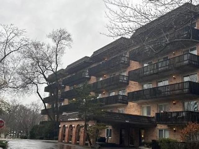 Condo for sale in Downers Grove Condo for sale in Downers Grove