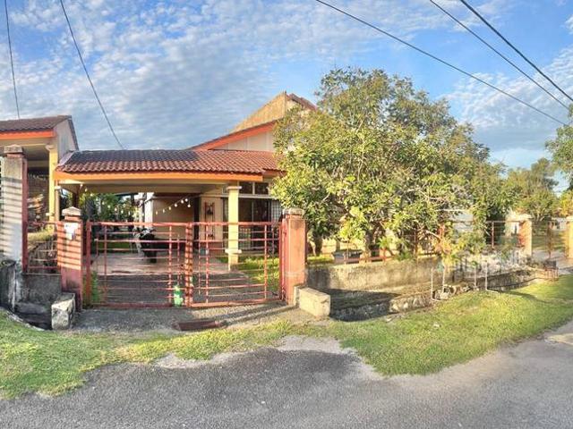Residential House for sale in Malaka