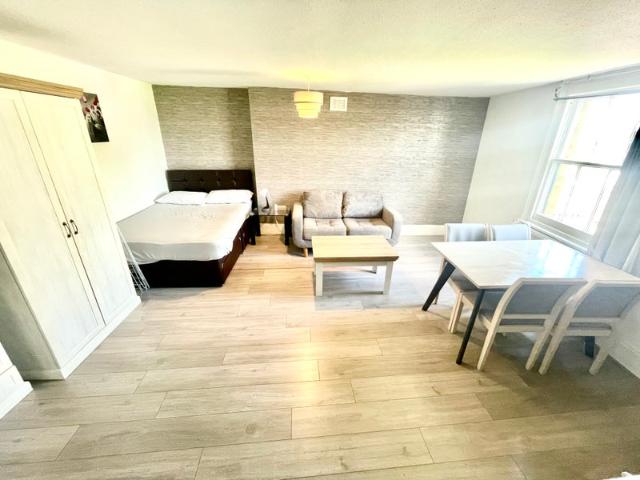 Studio for rent in Earl's Court, Greater London