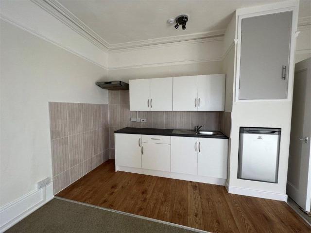 Apartment for rent in Strode, Devon